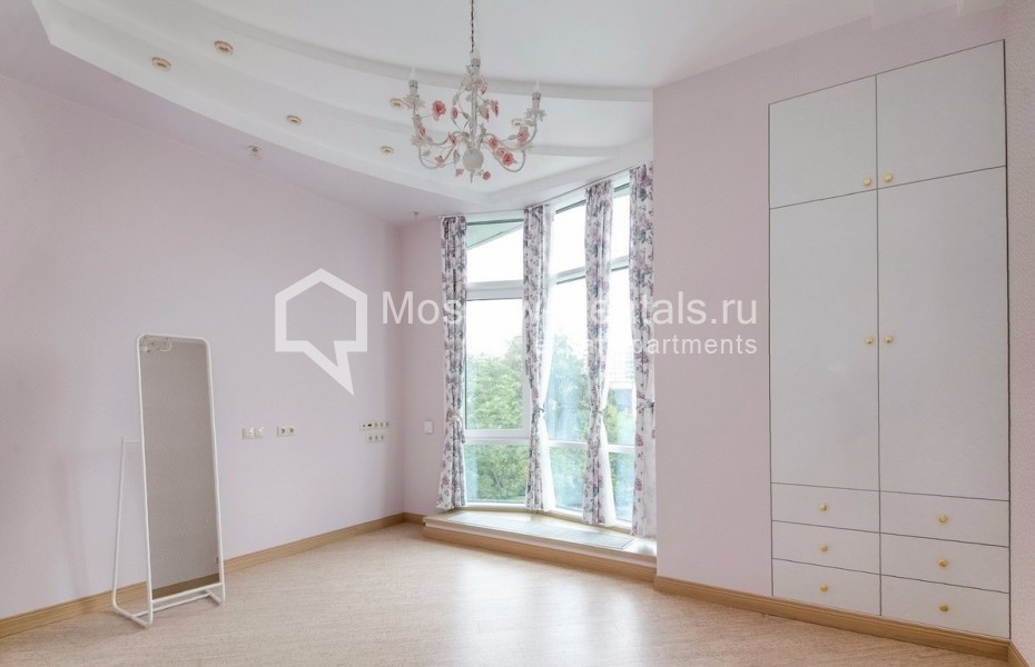 Photo #11 4-room (3 BR) apartment for <a href="http://moscow-rentals.ru/en/articles/long-term-rent" target="_blank">a long-term</a> rent
 in Russia, Moscow, Sovetskoi armii str, 6