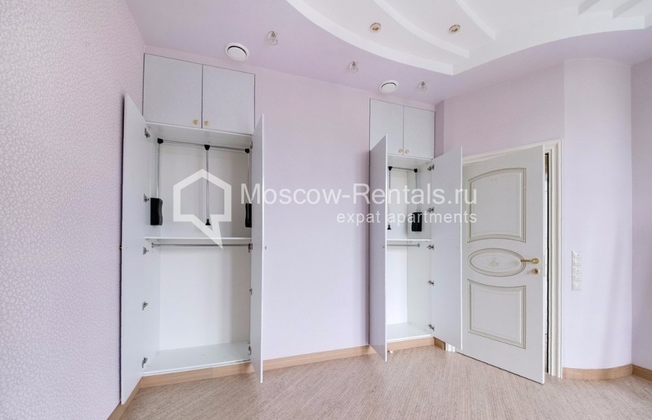 Photo #12 4-room (3 BR) apartment for <a href="http://moscow-rentals.ru/en/articles/long-term-rent" target="_blank">a long-term</a> rent
 in Russia, Moscow, Sovetskoi armii str, 6