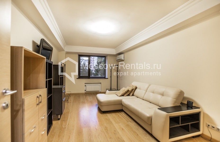 Photo #2 2-room (1 BR) apartment for <a href="http://moscow-rentals.ru/en/articles/long-term-rent" target="_blank">a long-term</a> rent
 in Russia, Moscow, Michurinsky prospect, 9