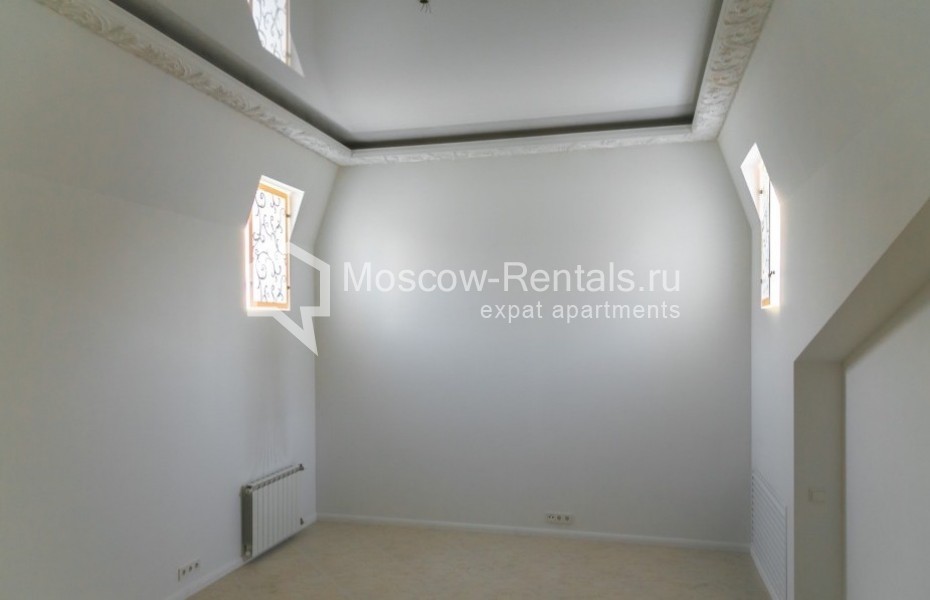 Photo #11 5-room (4 BR) apartment for <a href="http://moscow-rentals.ru/en/articles/long-term-rent" target="_blank">a long-term</a> rent
 in Russia, Moscow, Stoleshnikov lane, 9С1