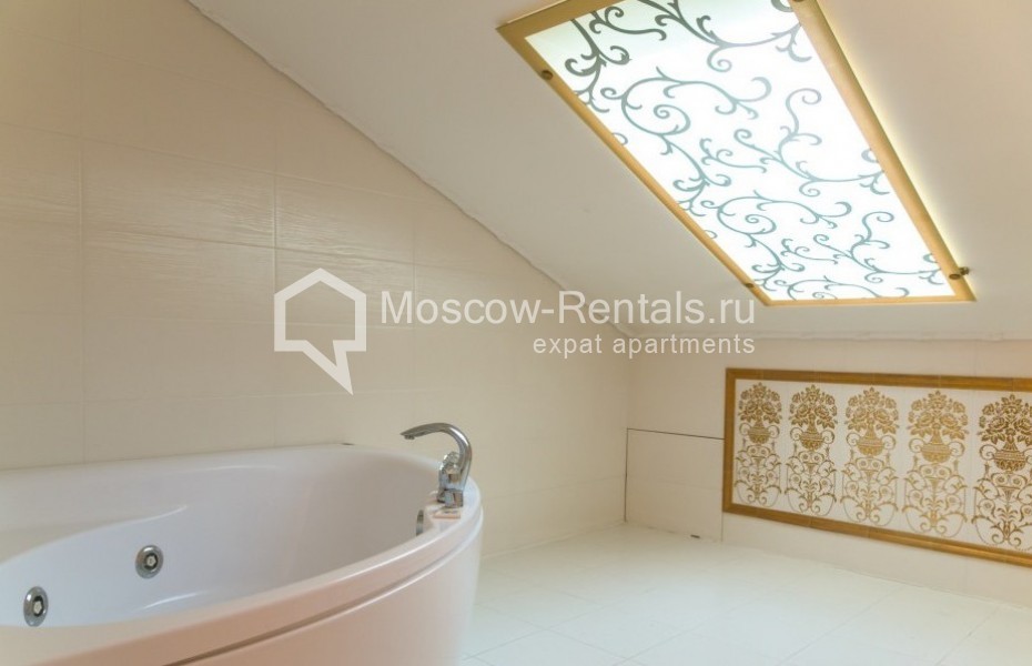 Photo #1 5-room (4 BR) apartment for <a href="http://moscow-rentals.ru/en/articles/long-term-rent" target="_blank">a long-term</a> rent
 in Russia, Moscow, Stoleshnikov lane, 9С1