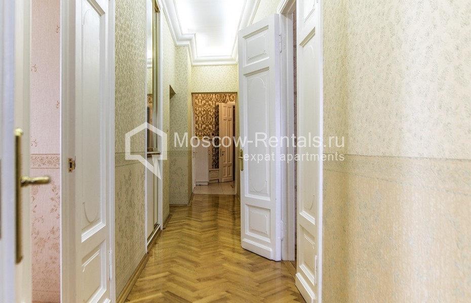 Photo #23 5-room (4 BR) apartment for <a href="http://moscow-rentals.ru/en/articles/long-term-rent" target="_blank">a long-term</a> rent
 in Russia, Moscow, Petrovka str, 17