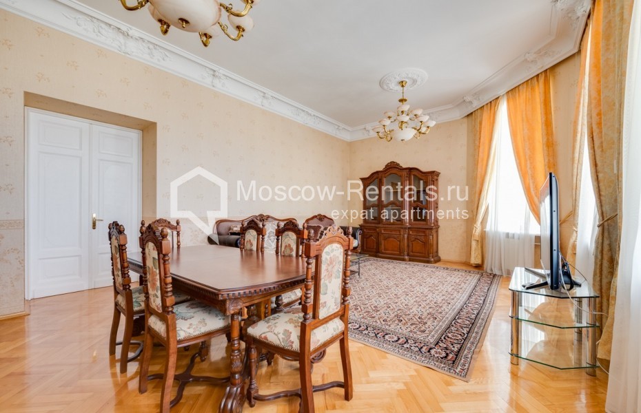 Photo #3 5-room (4 BR) apartment for <a href="http://moscow-rentals.ru/en/articles/long-term-rent" target="_blank">a long-term</a> rent
 in Russia, Moscow, Petrovka str, 17