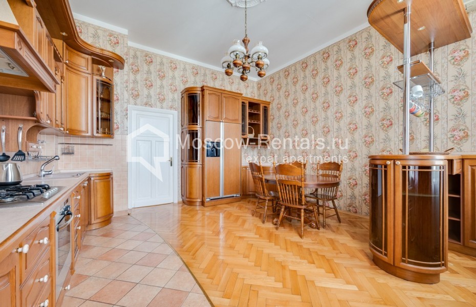 Photo #6 5-room (4 BR) apartment for <a href="http://moscow-rentals.ru/en/articles/long-term-rent" target="_blank">a long-term</a> rent
 in Russia, Moscow, Petrovka str, 17