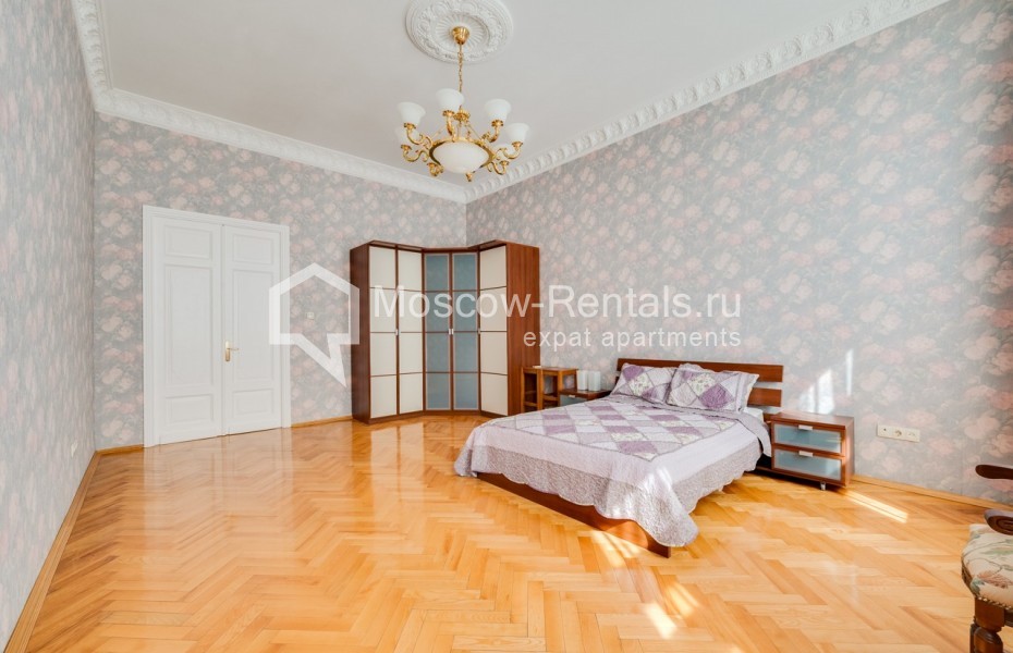 Photo #10 5-room (4 BR) apartment for <a href="http://moscow-rentals.ru/en/articles/long-term-rent" target="_blank">a long-term</a> rent
 in Russia, Moscow, Petrovka str, 17
