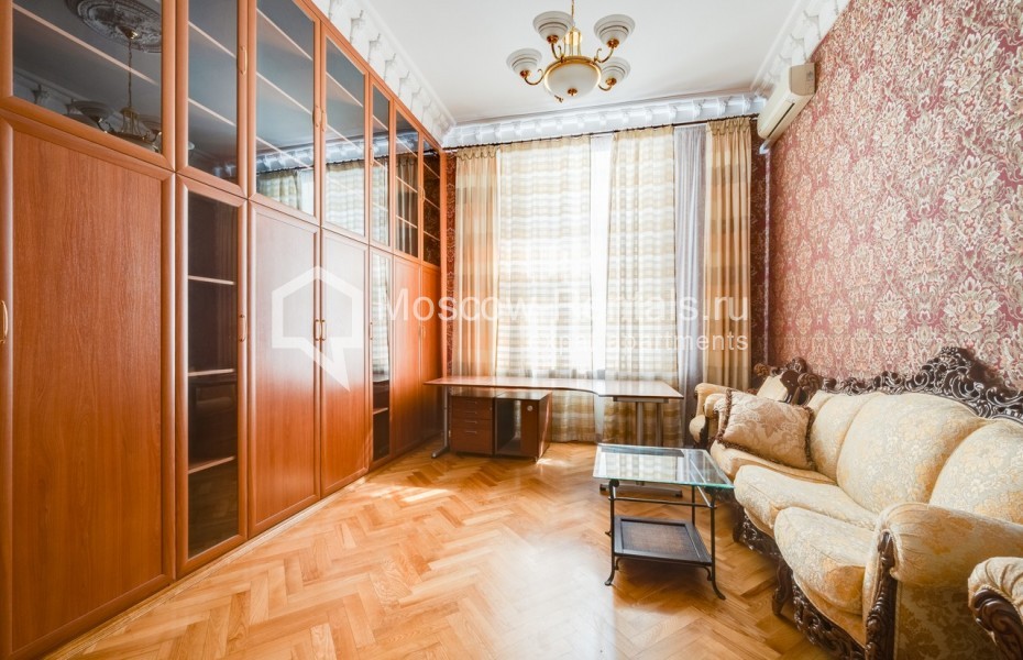 Photo #13 5-room (4 BR) apartment for <a href="http://moscow-rentals.ru/en/articles/long-term-rent" target="_blank">a long-term</a> rent
 in Russia, Moscow, Petrovka str, 17