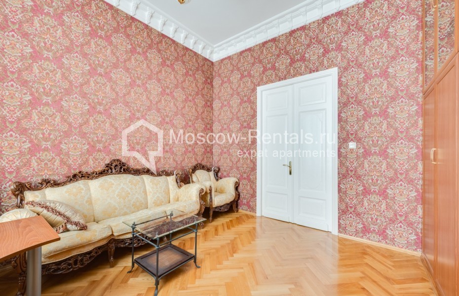 Photo #14 5-room (4 BR) apartment for <a href="http://moscow-rentals.ru/en/articles/long-term-rent" target="_blank">a long-term</a> rent
 in Russia, Moscow, Petrovka str, 17