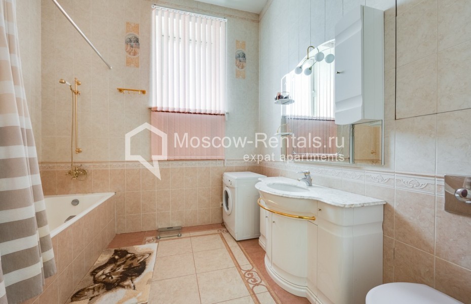 Photo #15 5-room (4 BR) apartment for <a href="http://moscow-rentals.ru/en/articles/long-term-rent" target="_blank">a long-term</a> rent
 in Russia, Moscow, Petrovka str, 17