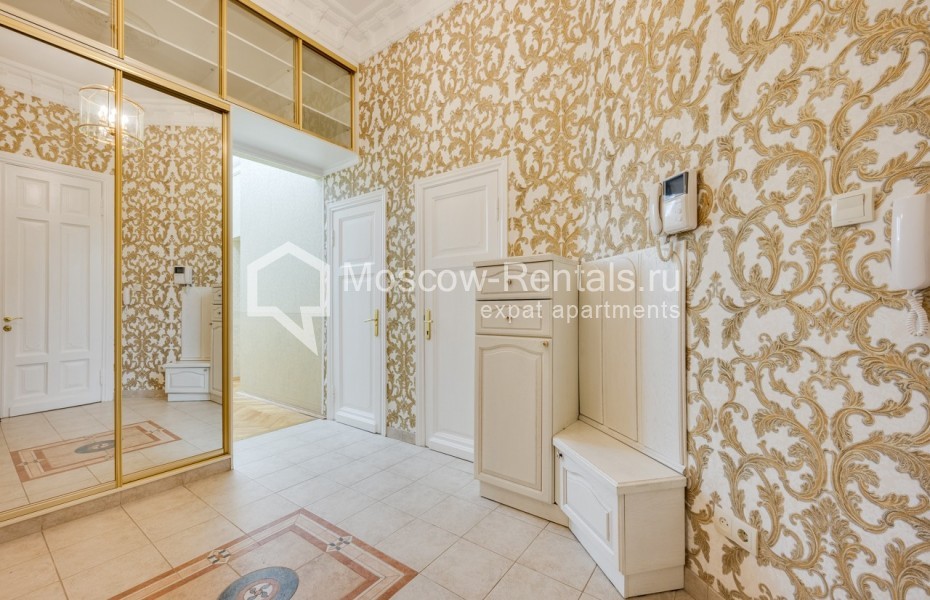 Photo #18 5-room (4 BR) apartment for <a href="http://moscow-rentals.ru/en/articles/long-term-rent" target="_blank">a long-term</a> rent
 in Russia, Moscow, Petrovka str, 17
