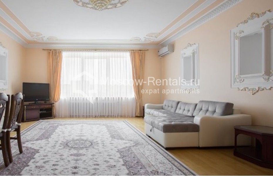 Photo #1 4-room (3 BR) apartment for <a href="http://moscow-rentals.ru/en/articles/long-term-rent" target="_blank">a long-term</a> rent
 in Russia, Moscow, Alexandra Nevskogo str, 19-25
