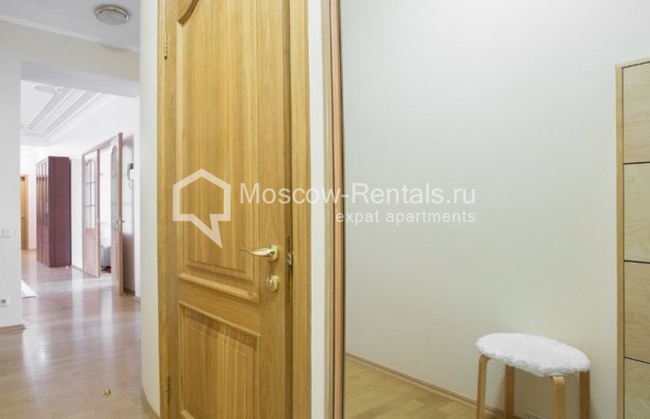 Photo #11 4-room (3 BR) apartment for <a href="http://moscow-rentals.ru/en/articles/long-term-rent" target="_blank">a long-term</a> rent
 in Russia, Moscow, Alexandra Nevskogo str, 19-25