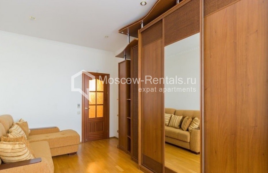 Photo #9 4-room (3 BR) apartment for <a href="http://moscow-rentals.ru/en/articles/long-term-rent" target="_blank">a long-term</a> rent
 in Russia, Moscow, Gilyarovskogo str,  4bld1