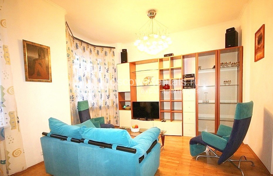 Photo #2 3-room (2 BR) apartment for <a href="http://moscow-rentals.ru/en/articles/long-term-rent" target="_blank">a long-term</a> rent
 in Russia, Moscow, 1st Smolensky lane, 22/10