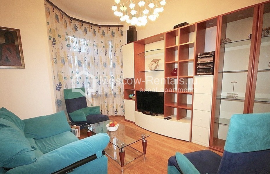 Photo #3 3-room (2 BR) apartment for <a href="http://moscow-rentals.ru/en/articles/long-term-rent" target="_blank">a long-term</a> rent
 in Russia, Moscow, 1st Smolensky lane, 22/10