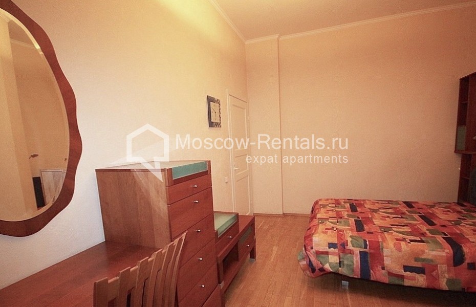 Photo #11 3-room (2 BR) apartment for <a href="http://moscow-rentals.ru/en/articles/long-term-rent" target="_blank">a long-term</a> rent
 in Russia, Moscow, 1st Smolensky lane, 22/10
