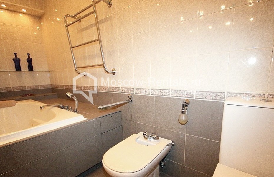 Photo #18 3-room (2 BR) apartment for <a href="http://moscow-rentals.ru/en/articles/long-term-rent" target="_blank">a long-term</a> rent
 in Russia, Moscow, 1st Smolensky lane, 22/10