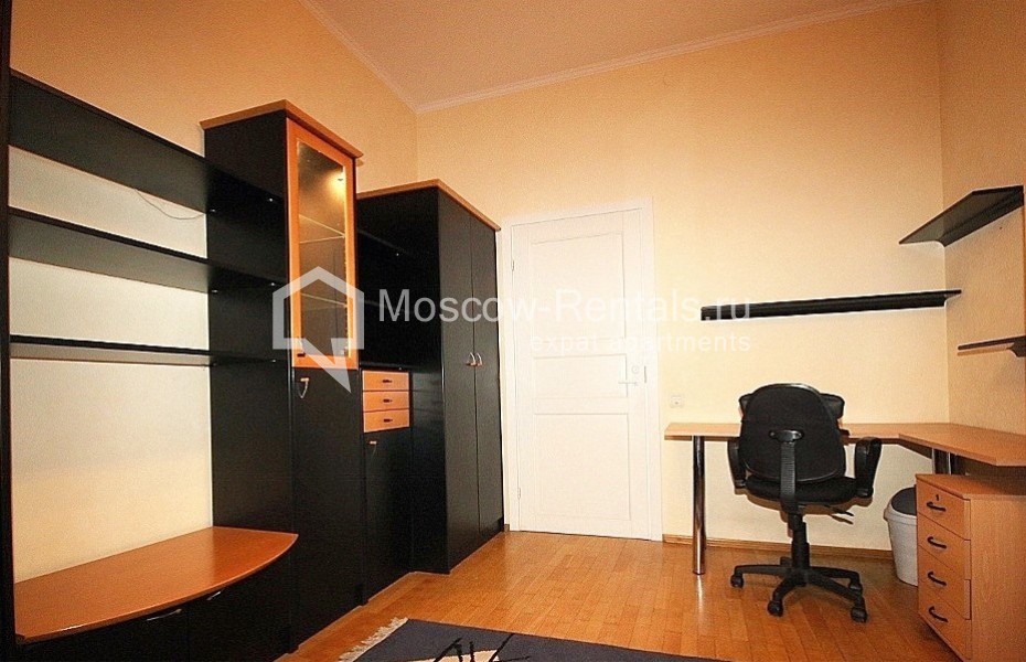 Photo #14 3-room (2 BR) apartment for <a href="http://moscow-rentals.ru/en/articles/long-term-rent" target="_blank">a long-term</a> rent
 in Russia, Moscow, 1st Smolensky lane, 22/10