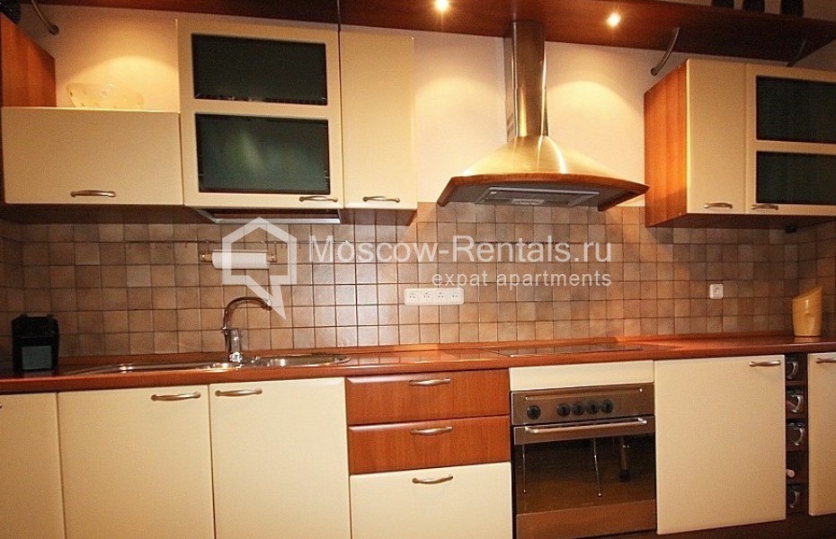 Photo #7 3-room (2 BR) apartment for <a href="http://moscow-rentals.ru/en/articles/long-term-rent" target="_blank">a long-term</a> rent
 in Russia, Moscow, 1st Smolensky lane, 22/10