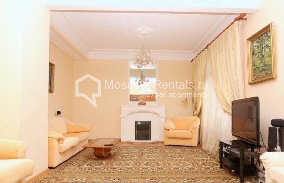 Photo #1 3-room (2 BR) apartment for <a href="http://moscow-rentals.ru/en/articles/long-term-rent" target="_blank">a long-term</a> rent
 in Russia, Moscow, New Arbat str, 31/12