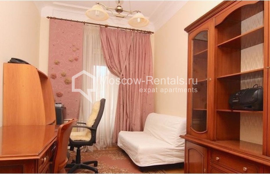 Photo #9 3-room (2 BR) apartment for <a href="http://moscow-rentals.ru/en/articles/long-term-rent" target="_blank">a long-term</a> rent
 in Russia, Moscow, New Arbat str, 31/12