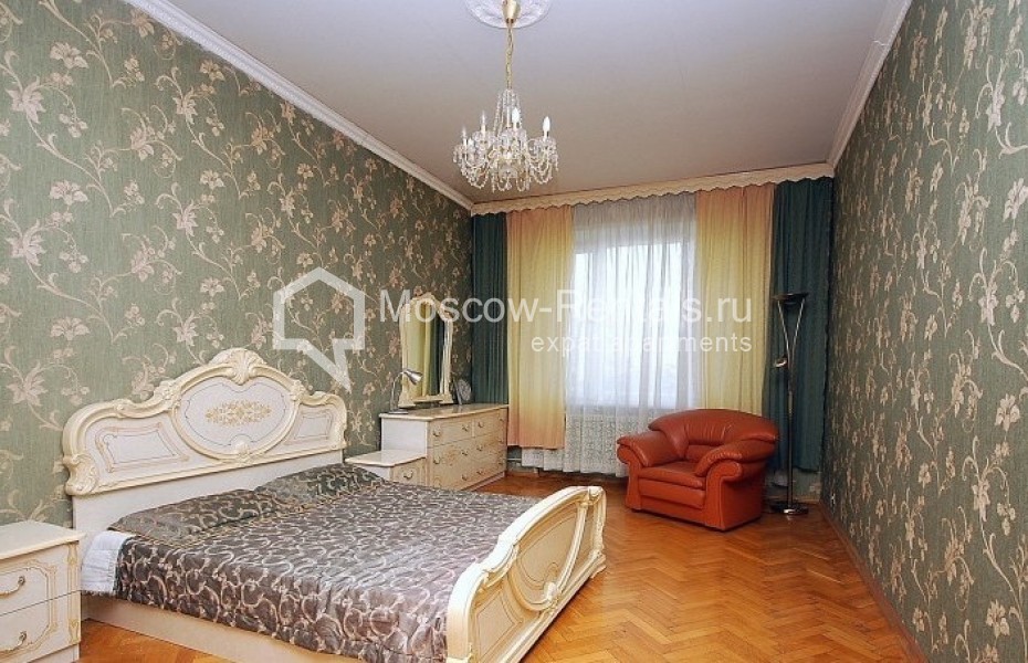 Photo #3 3-room (2 BR) apartment for <a href="http://moscow-rentals.ru/en/articles/long-term-rent" target="_blank">a long-term</a> rent
 in Russia, Moscow, Obolensky lane, 7