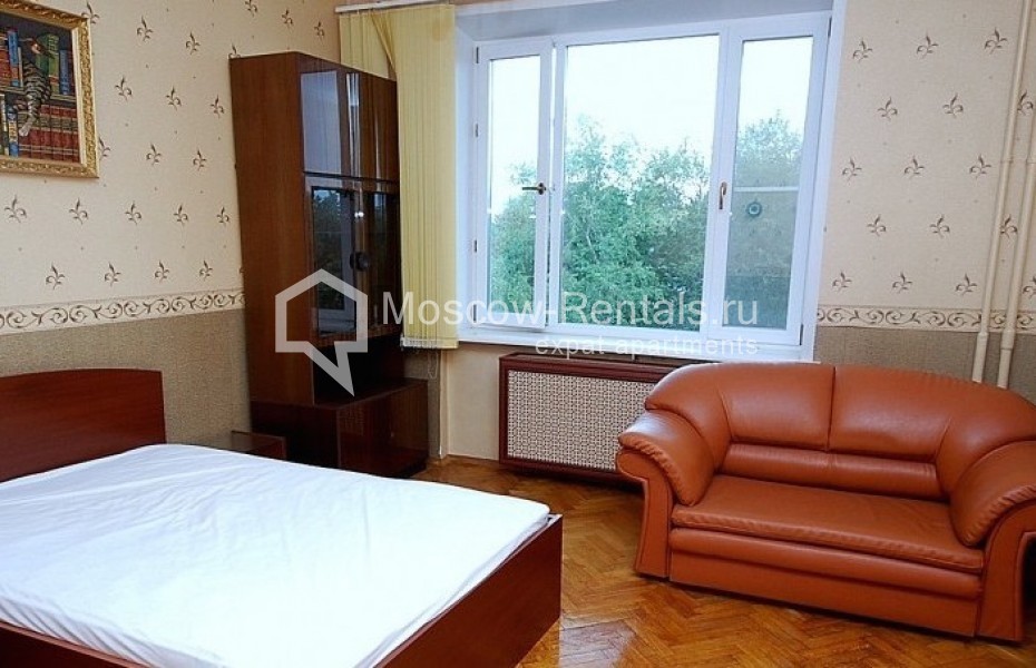 Photo #4 3-room (2 BR) apartment for <a href="http://moscow-rentals.ru/en/articles/long-term-rent" target="_blank">a long-term</a> rent
 in Russia, Moscow, Obolensky lane, 7