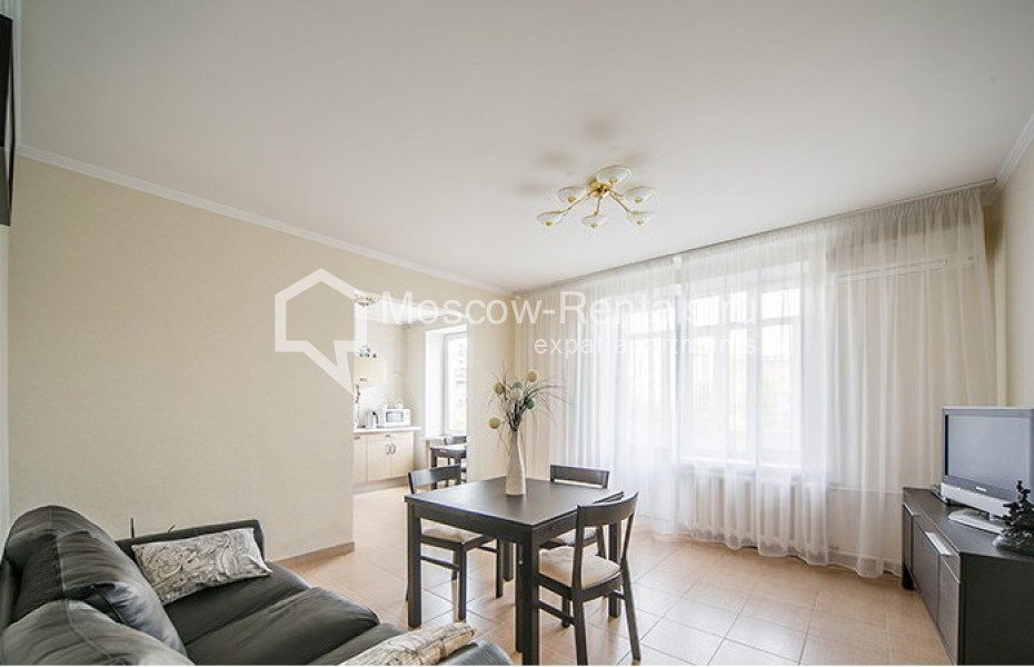 Photo #1 3-room (2 BR) apartment for <a href="http://moscow-rentals.ru/en/articles/long-term-rent" target="_blank">a long-term</a> rent
 in Russia, Moscow, Smolenskaya str., 10