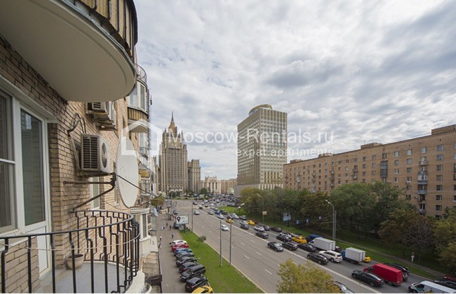 Photo #11 3-room (2 BR) apartment for <a href="http://moscow-rentals.ru/en/articles/long-term-rent" target="_blank">a long-term</a> rent
 in Russia, Moscow, Smolenskaya str., 10