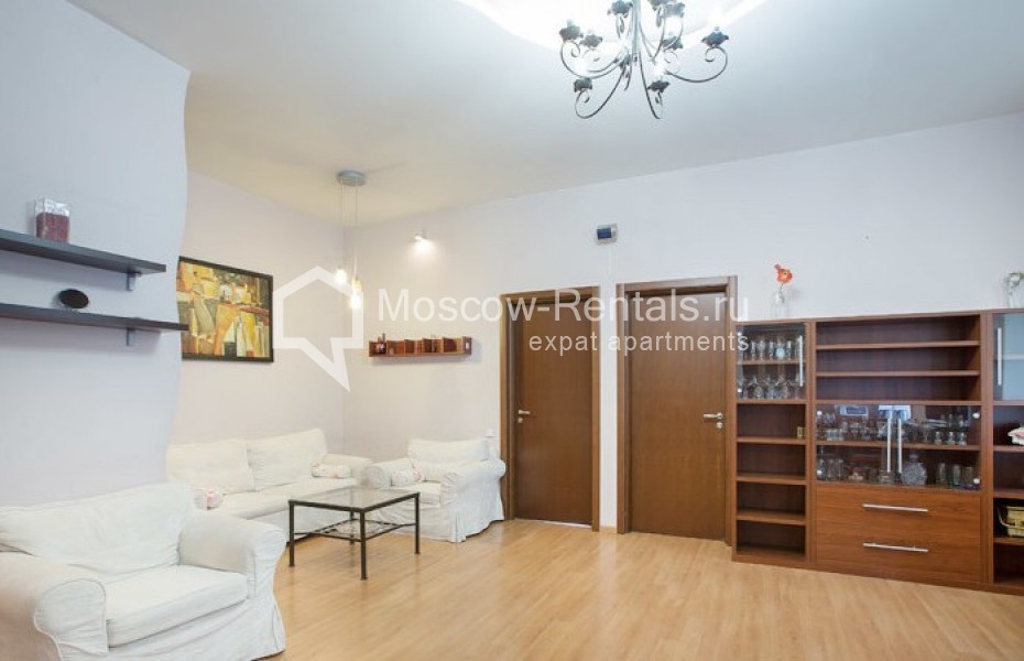 Photo #1 3-room (2 BR) apartment for <a href="http://moscow-rentals.ru/en/articles/long-term-rent" target="_blank">a long-term</a> rent
 in Russia, Moscow, Plushchikha str. 26/2