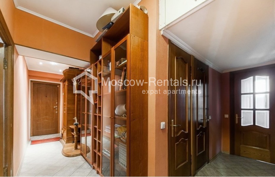 Photo #10 3-room (2 BR) apartment for <a href="http://moscow-rentals.ru/en/articles/long-term-rent" target="_blank">a long-term</a> rent
 in Russia, Moscow, Novokuznetskaya str, 13bld1