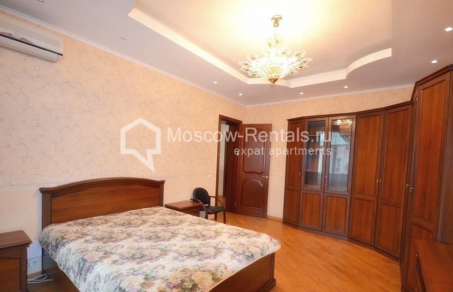Photo #3 3-room (2 BR) apartment for <a href="http://moscow-rentals.ru/en/articles/long-term-rent" target="_blank">a long-term</a> rent
 in Russia, Moscow, Sadovnicheskaya str,  51 bld 1