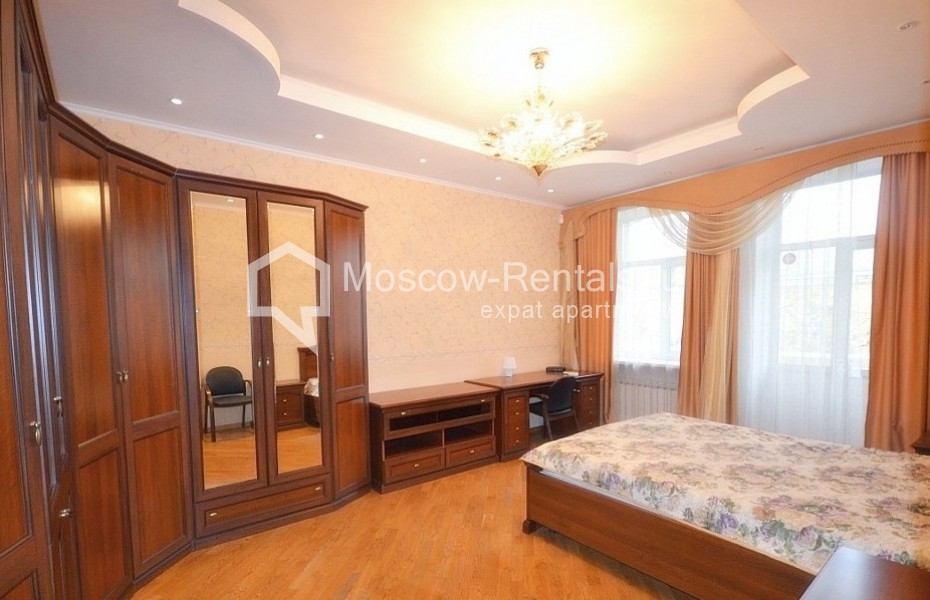 Photo #4 3-room (2 BR) apartment for <a href="http://moscow-rentals.ru/en/articles/long-term-rent" target="_blank">a long-term</a> rent
 in Russia, Moscow, Sadovnicheskaya str,  51 bld 1