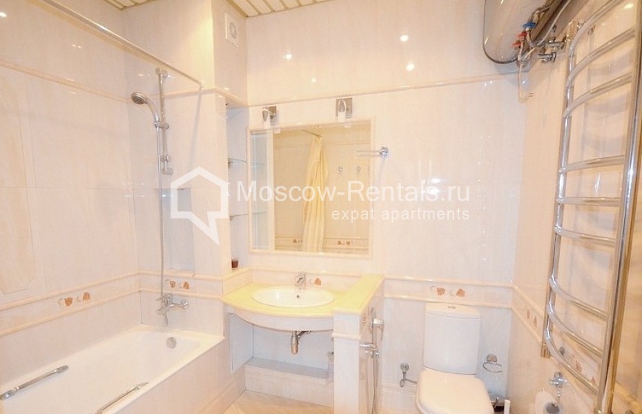 Photo #10 3-room (2 BR) apartment for <a href="http://moscow-rentals.ru/en/articles/long-term-rent" target="_blank">a long-term</a> rent
 in Russia, Moscow, Sadovnicheskaya str,  51 bld 1