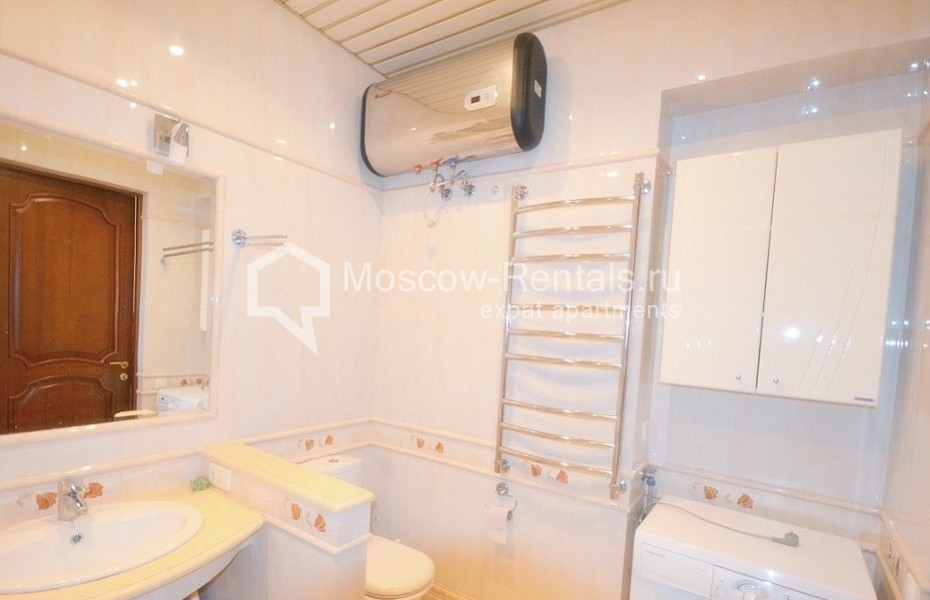 Photo #12 3-room (2 BR) apartment for <a href="http://moscow-rentals.ru/en/articles/long-term-rent" target="_blank">a long-term</a> rent
 in Russia, Moscow, Sadovnicheskaya str,  51 bld 1