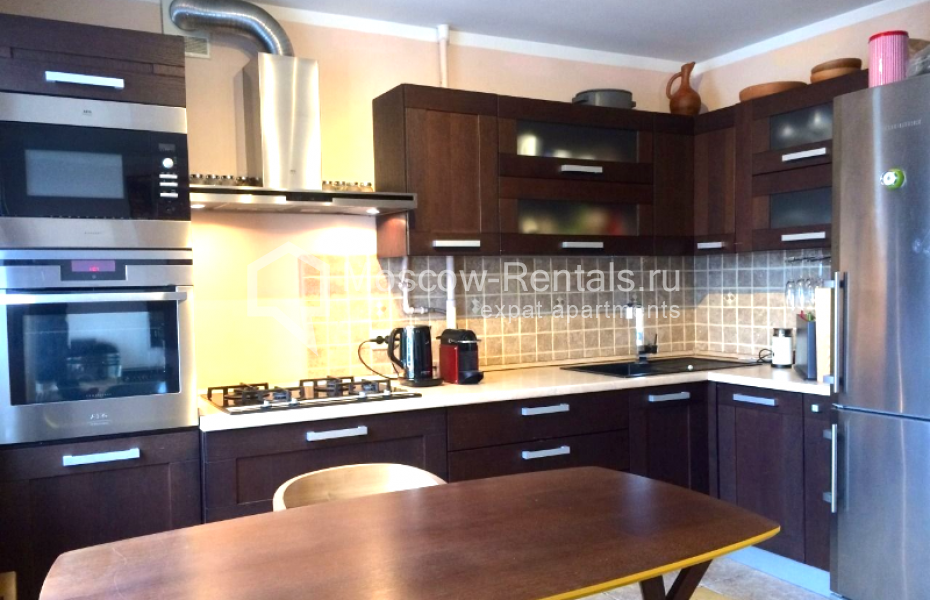 Photo #4 3-room (2 BR) apartment for <a href="http://moscow-rentals.ru/en/articles/long-term-rent" target="_blank">a long-term</a> rent
 in Russia, Moscow, B. Sukharevsky lane., 14