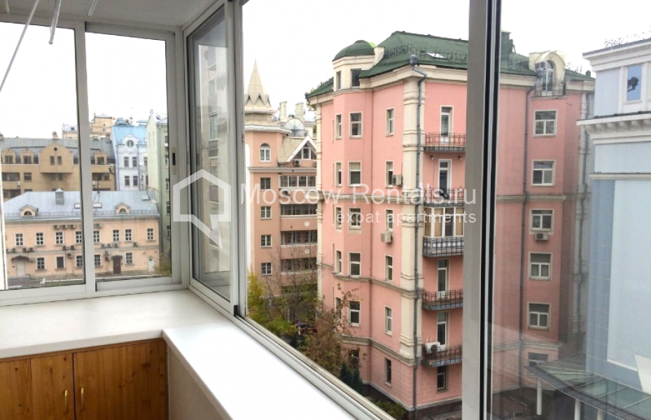 Photo #9 3-room (2 BR) apartment for <a href="http://moscow-rentals.ru/en/articles/long-term-rent" target="_blank">a long-term</a> rent
 in Russia, Moscow, B. Sukharevsky lane., 14