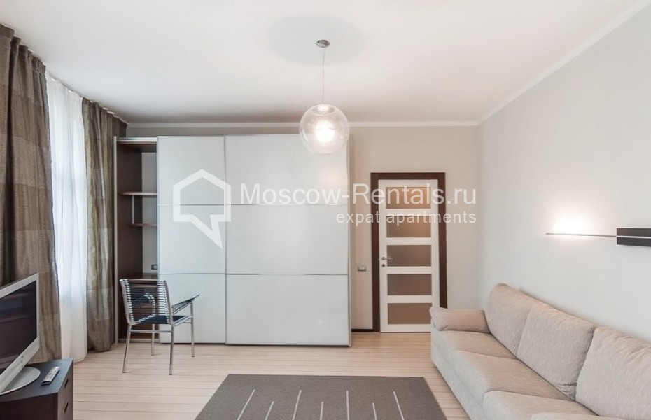 Photo #14 3-room (2 BR) apartment for <a href="http://moscow-rentals.ru/en/articles/long-term-rent" target="_blank">a long-term</a> rent
 in Russia, Moscow, B. Pionerskaya str, 20