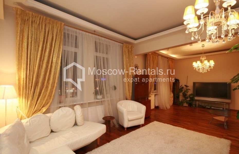 Photo #6 3-room (2 BR) apartment for <a href="http://moscow-rentals.ru/en/articles/long-term-rent" target="_blank">a long-term</a> rent
 in Russia, Moscow, Krasnopresnenskaya emb, 2/1