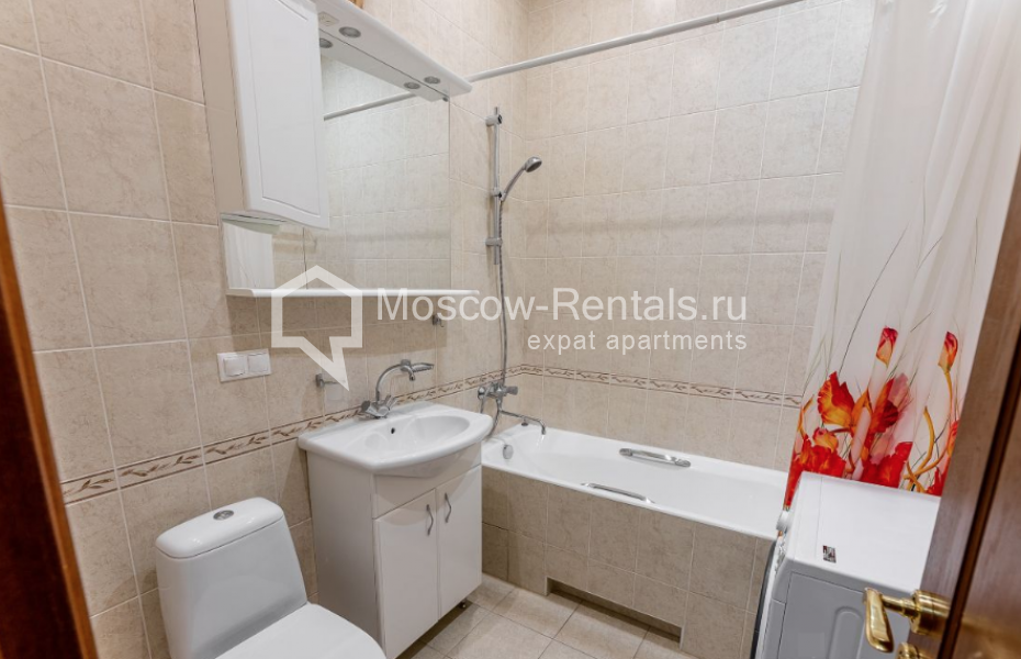 Photo #7 3-room (2 BR) apartment for <a href="http://moscow-rentals.ru/en/articles/long-term-rent" target="_blank">a long-term</a> rent
 in Russia, Moscow, Neglinnaya str, 18/1