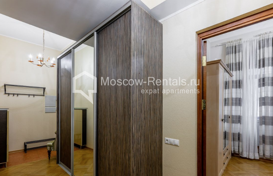 Photo #10 3-room (2 BR) apartment for <a href="http://moscow-rentals.ru/en/articles/long-term-rent" target="_blank">a long-term</a> rent
 in Russia, Moscow, Neglinnaya str, 18/1