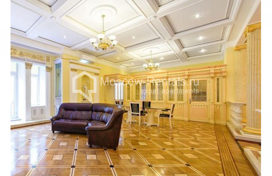 Photo #2 4-room (3 BR) apartment for <a href="http://moscow-rentals.ru/en/articles/long-term-rent" target="_blank">a long-term</a> rent
 in Russia, Moscow, Starokonuyshenny lane
