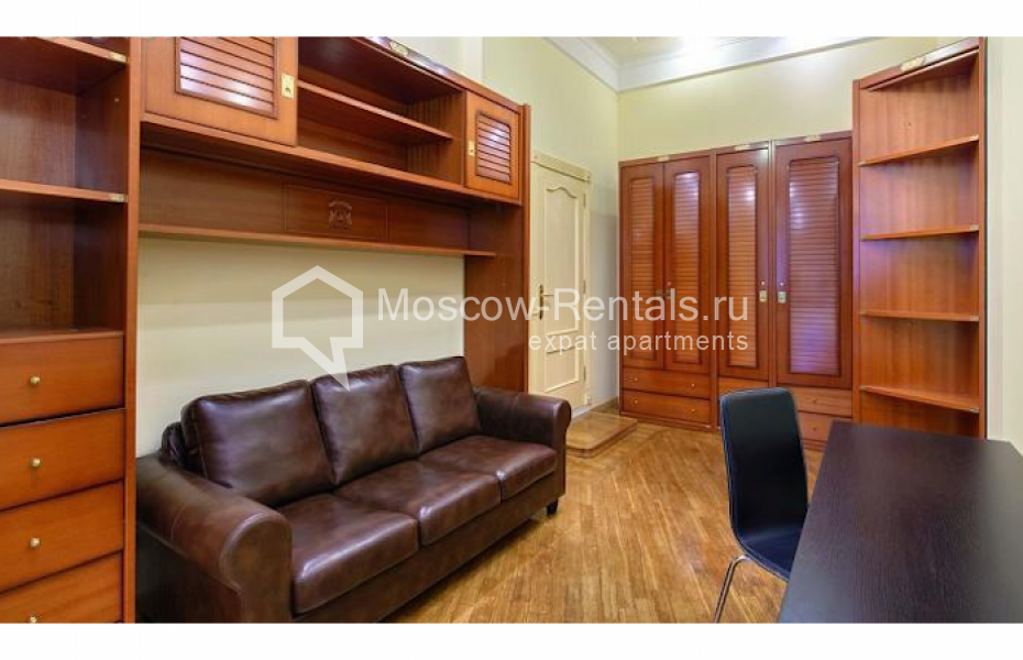 Photo #5 4-room (3 BR) apartment for <a href="http://moscow-rentals.ru/en/articles/long-term-rent" target="_blank">a long-term</a> rent
 in Russia, Moscow, Starokonuyshenny lane