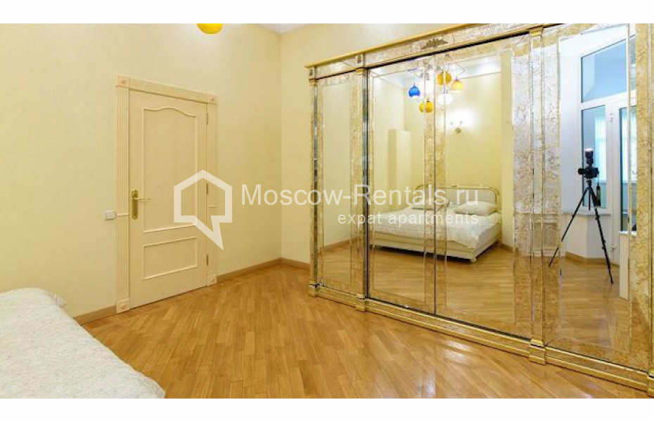 Photo #8 4-room (3 BR) apartment for <a href="http://moscow-rentals.ru/en/articles/long-term-rent" target="_blank">a long-term</a> rent
 in Russia, Moscow, Starokonuyshenny lane