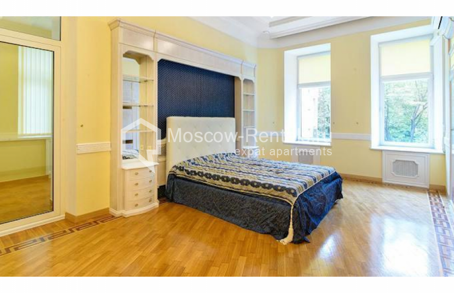 Photo #9 4-room (3 BR) apartment for <a href="http://moscow-rentals.ru/en/articles/long-term-rent" target="_blank">a long-term</a> rent
 in Russia, Moscow, Starokonuyshenny lane
