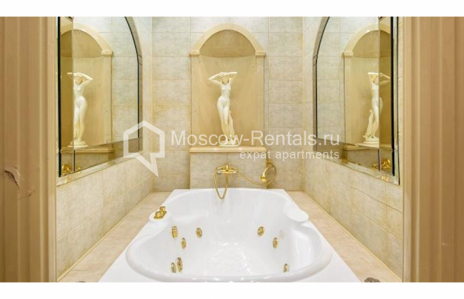 Photo #14 4-room (3 BR) apartment for <a href="http://moscow-rentals.ru/en/articles/long-term-rent" target="_blank">a long-term</a> rent
 in Russia, Moscow, Starokonuyshenny lane
