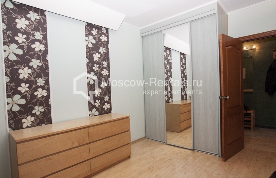 Photo #4 2-room (1 BR) apartment for <a href="http://moscow-rentals.ru/en/articles/long-term-rent" target="_blank">a long-term</a> rent
 in Russia, Moscow, Osennyaya., 14