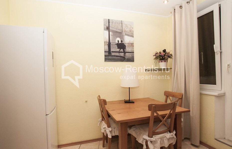 Photo #7 2-room (1 BR) apartment for <a href="http://moscow-rentals.ru/en/articles/long-term-rent" target="_blank">a long-term</a> rent
 in Russia, Moscow, Osennyaya., 14