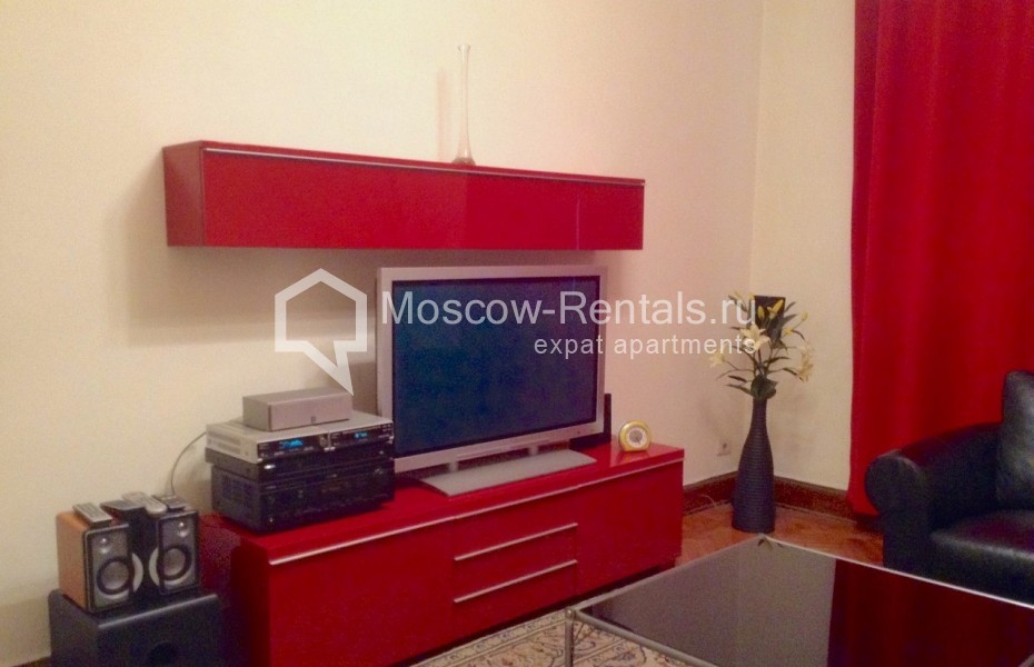 Photo #3 2-room (1 BR) apartment for <a href="http://moscow-rentals.ru/en/articles/long-term-rent" target="_blank">a long-term</a> rent
 in Russia, Moscow, Kudrinskaya sq., 1