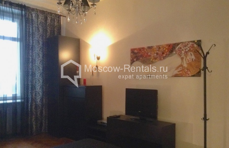 Photo #2 2-room (1 BR) apartment for <a href="http://moscow-rentals.ru/en/articles/long-term-rent" target="_blank">a long-term</a> rent
 in Russia, Moscow, Kudrinskaya sq., 1
