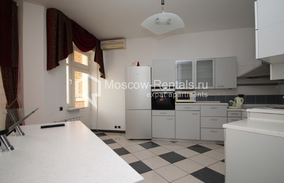 Photo #3 3-room (2 BR) apartment for <a href="http://moscow-rentals.ru/en/articles/long-term-rent" target="_blank">a long-term</a> rent
 in Russia, Moscow, Zoologicheskaya str, 30 bld 2